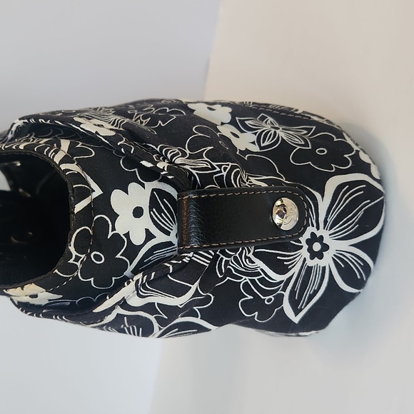 Relic - Black and White Cloth Handbag w Wooden Handle - Picture 3 of 13